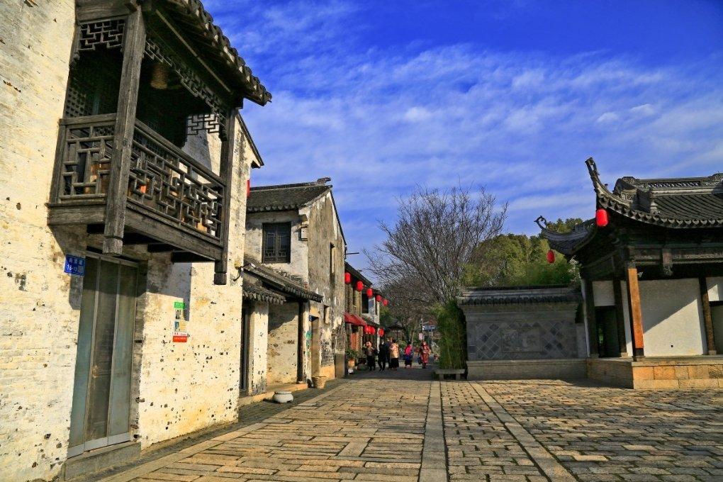 向上跳的香蕉